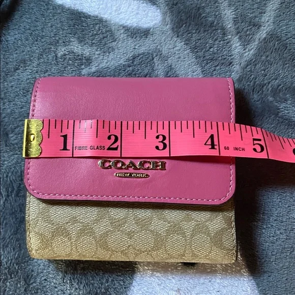 Coach Pink and Beige Signature Wallet new - Picture 13 of 14